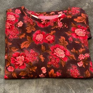 Isaac Mizrahi Live Womens LS shirt, size 1X, red/pink/black floral, never worn